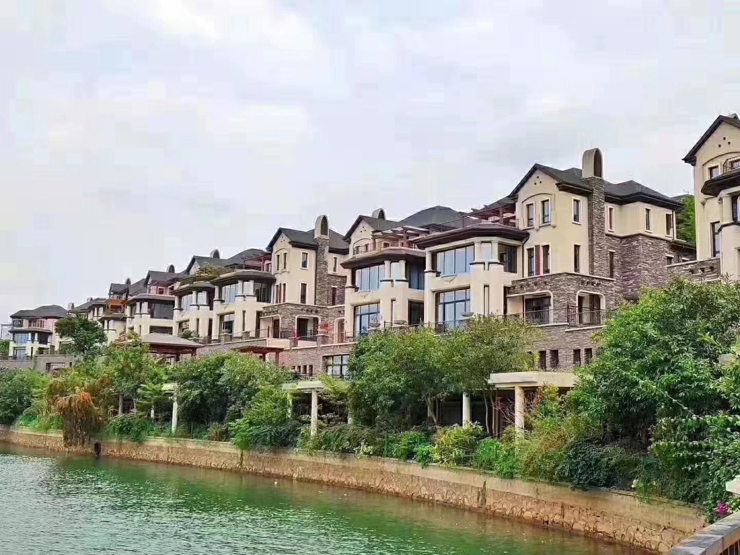 深圳松岗15分钟【观湖山庄】大岭山红本别墅首付75万起(图5)