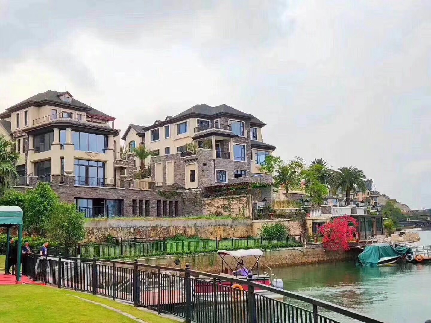 深圳松岗15分钟【观湖山庄】大岭山红本别墅首付75万起(图6)