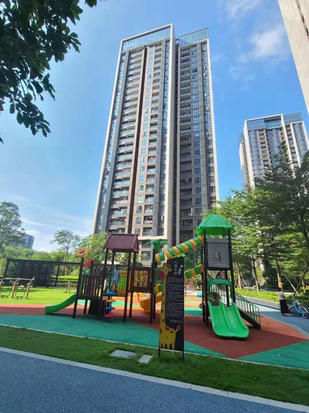 观澜9栋高端花园【领基名都】首付36万起分期10年(图4) 观澜9栋高端花园【领基名都】首付36万起分期10年(图4)