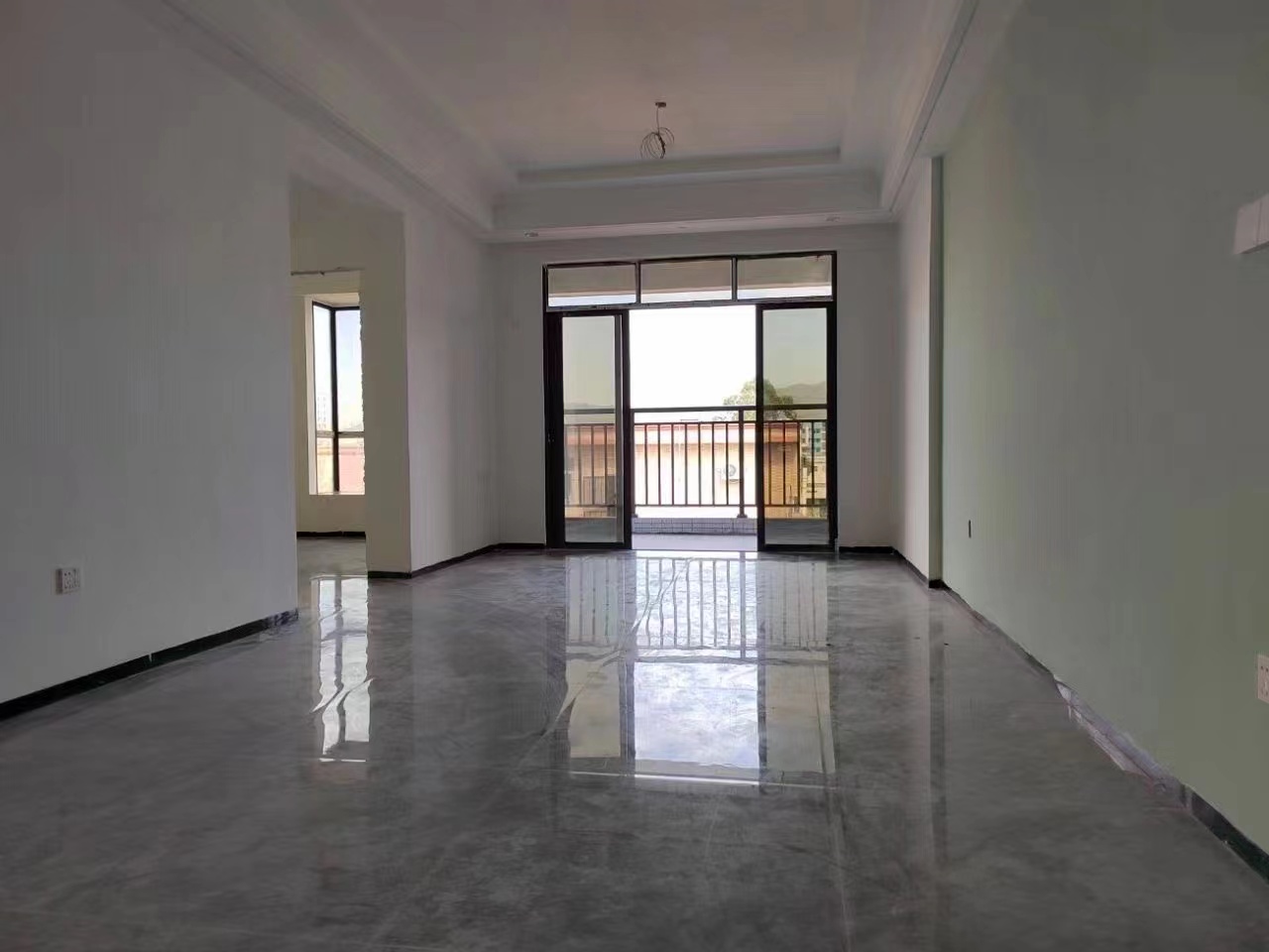 塘厦莲湖【观湖湾畔】一房两厅19.8万一套起(图5) 塘厦莲湖【观湖湾畔】一房两厅19.8万一套起(图5)