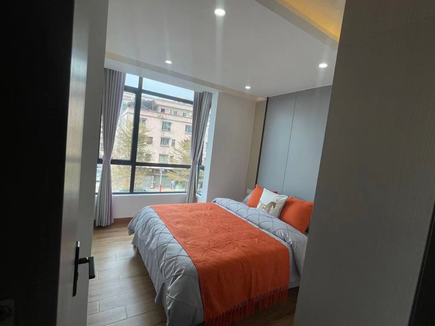 万江中学旁【河畔雅居】精装单间首付6万一套(图5) 万江中学旁【河畔雅居】精装单间首付6万一套(图5)