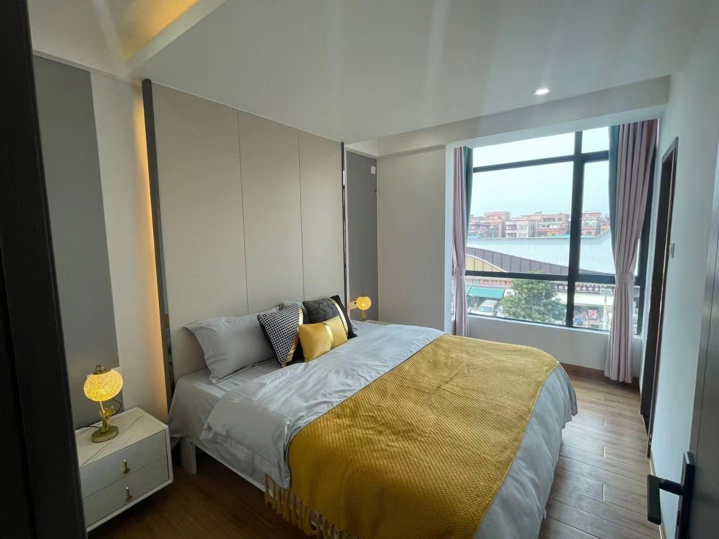 万江中学旁【河畔雅居】精装单间首付6万一套(图6) 万江中学旁【河畔雅居】精装单间首付6万一套(图6)