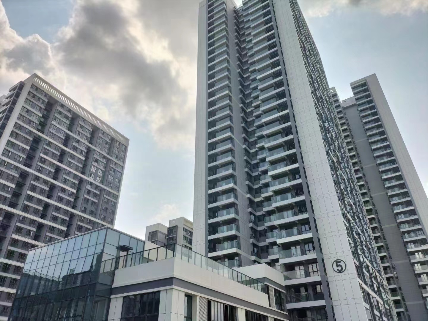 凤岗雁田38栋花园【京东慧谷】精装一房首付19万起(图6) 凤岗雁田38栋花园【京东慧谷】精装一房首付19万起(图6)