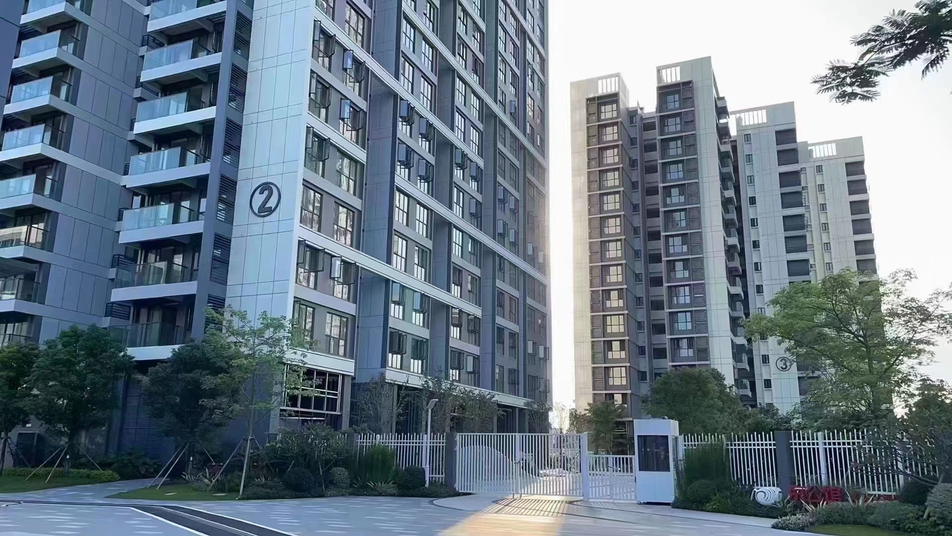 凤岗雁田38栋花园【天鹅湖畔花园】精装一房首付19万起(图5) 凤岗雁田38栋花园【天鹅湖畔花园】精装一房首付19万起(图5)