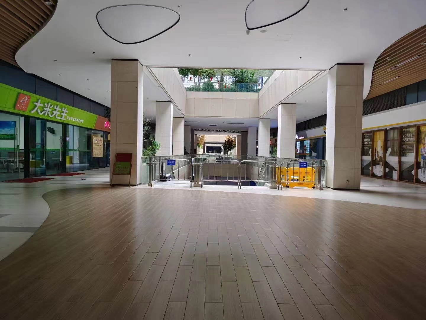 平湖华南城【华南时尚城】复试相当于12000一平(图9)