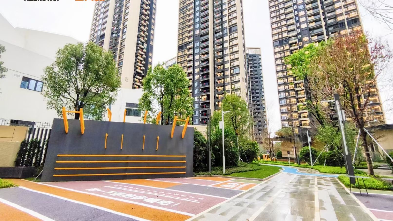 光明高铁站旁【天悦花园】6栋花园红本商品房2.6万一平(图4) 光明高铁站旁【天悦花园】6栋花园红本商品房2.6万一平(图4)