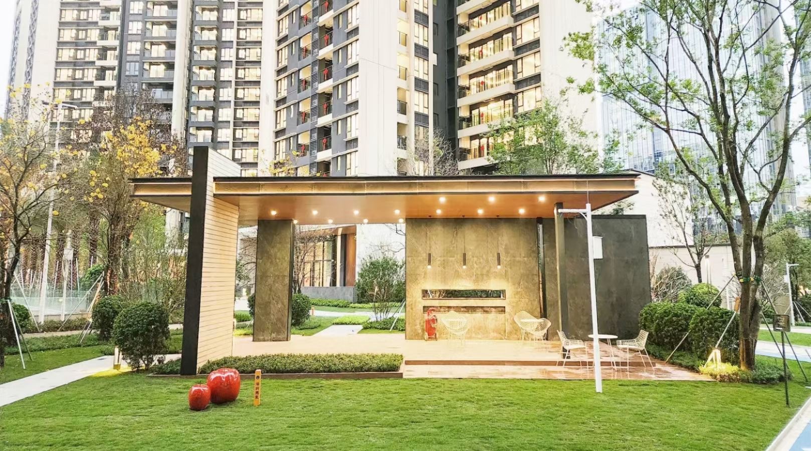 光明高铁站旁【天悦花园】6栋花园红本商品房2.6万一平(图5) 光明高铁站旁【天悦花园】6栋花园红本商品房2.6万一平(图5)