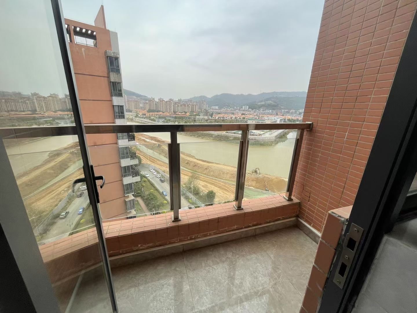 樟木头42栋花园【天汇花园】精装三房首付5万一套(图7) 樟木头42栋花园【天汇花园】精装三房首付5万一套(图7)