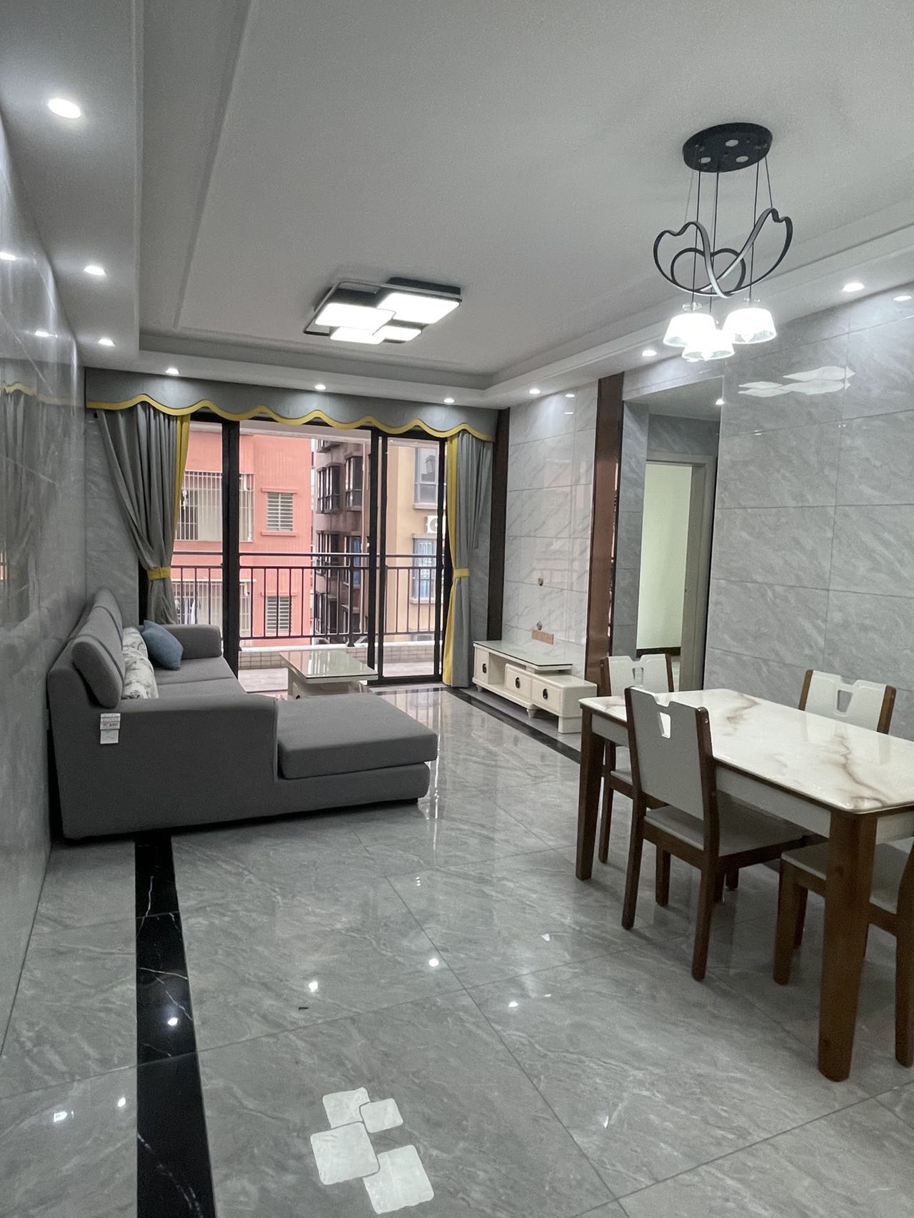 长安培英中学旁【时代名城】两房首付10万分期八年(图5) 长安培英中学旁【时代名城】两房首付10万分期八年(图5)