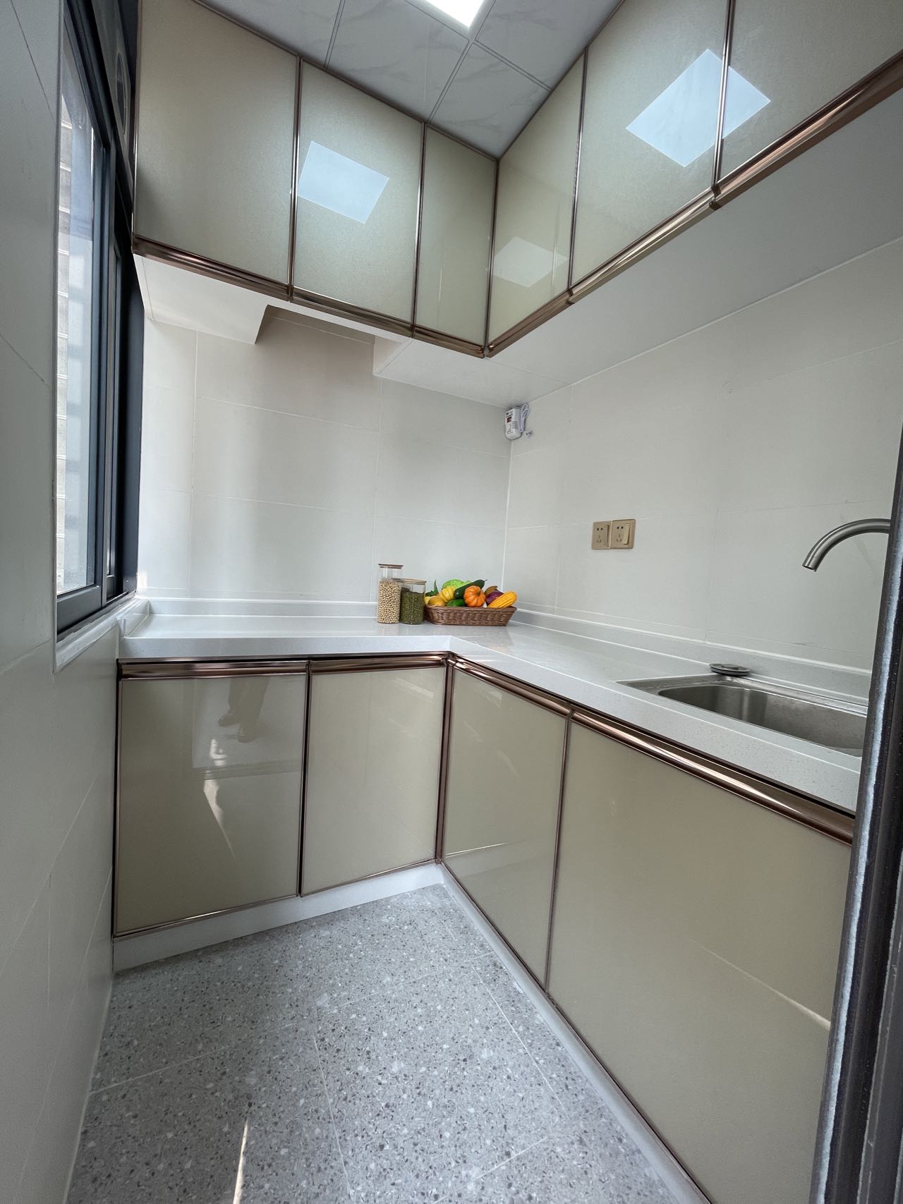 大浪凯宾新村【豪庭居】精装三房首付50万(图6) 大浪凯宾新村【豪庭居】精装三房首付50万(图6)