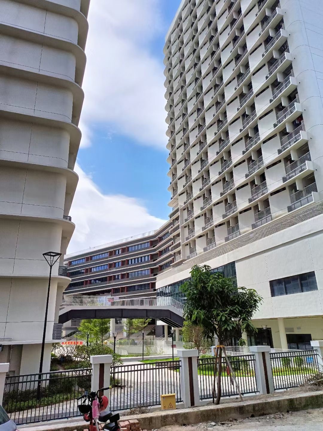 坪地湿地公园旁【学府名城】精装两房53.8万一套(图2) 坪地湿地公园旁【学府名城】精装两房53.8万一套(图2)