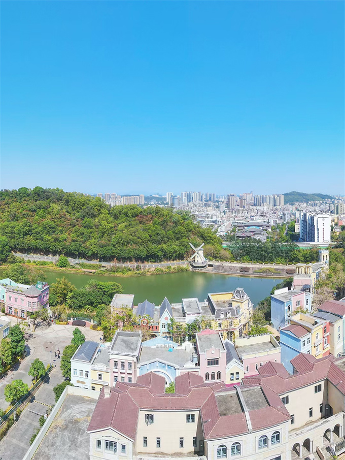 罗湖旁山水别墅【凤仪园】总价680万一套，带大私家花园(图3)