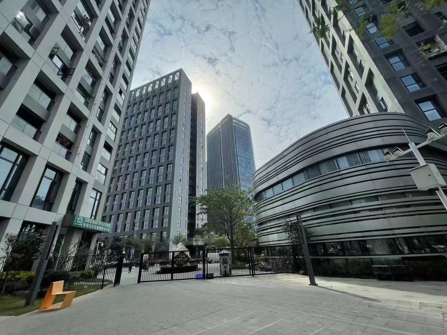 近罗湖16栋花园【山水田苑】精装三房总价73.8万(图8) 近罗湖16栋花园【山水田苑】精装三房总价73.8万(图8)