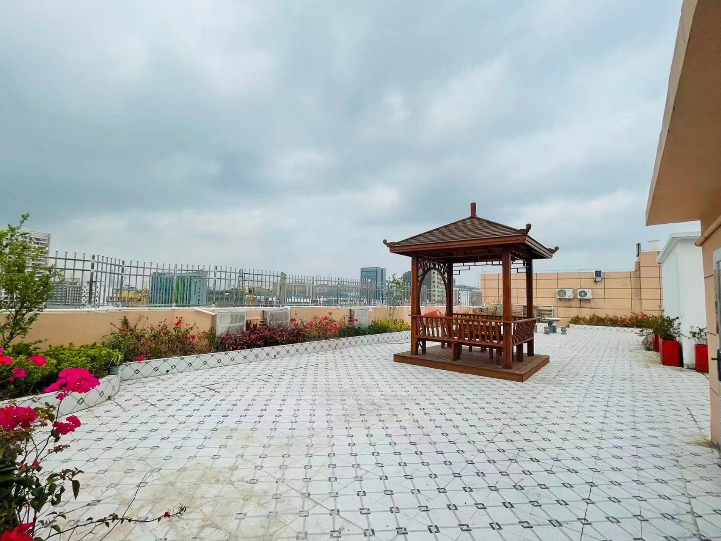 降得最狠【凤凰豪庭】龙华大浪精装大三房总价68.8万一套，可落户口(图4)